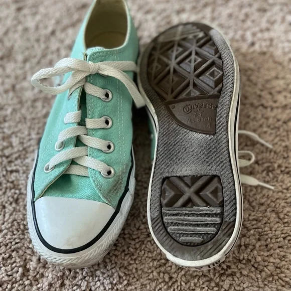 Converse shoes - Picture 3 of 4